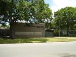 Former Central Region Office. HISD focuses on bilingual education of its predominantly Hispanic student body, including recruiting about 330 teachers from Mexico, Spain, Central and South America, Puerto Rico, China, and the Philippines from 1998 to 2007.