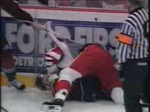 Detroit Red Wings vs Colorado Av's ('98 brawl)