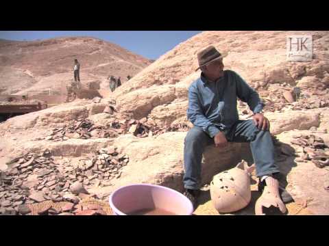 Dr Hawass in the Valley of the Kings: KV64 is going to be discovered! (Part 1 of 2)