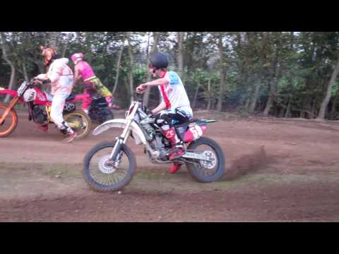 Goonriding: Idiots in Motorcross - www.oliepeil.nl