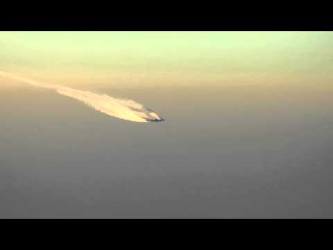 Airbus A380 Contrail as seen from KLM Cockpit Boeing B747-400