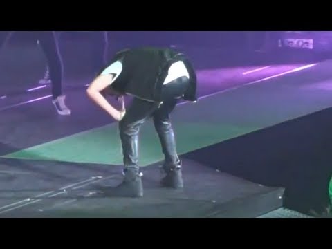 Justin Bieber THROWS UP On Stage - Belive Tour Arizona (Best version!)