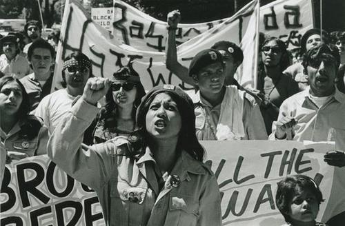 sinidentidades:

Brown Berets. 
Sacramento, California. 1971. 
