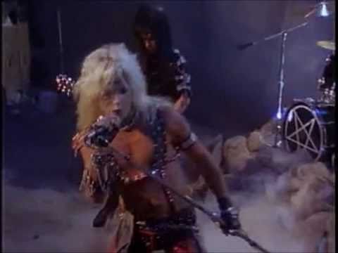 Mötley Crüe - Looks That Kill (Official Music Video)