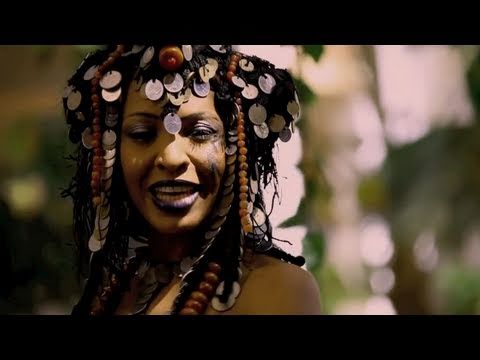 Senegal - Diva Viviane - Fulani Queen and Beyonce of Africa - Kumu Neexul