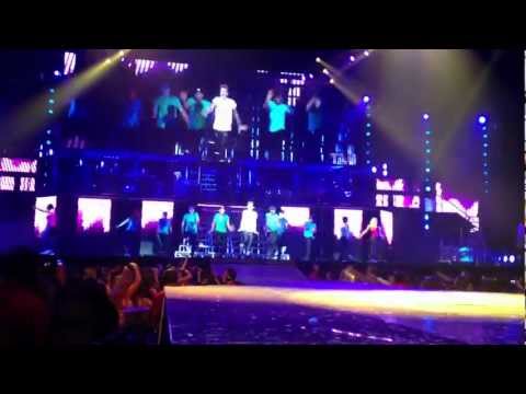 Justin Bieber - Beauty And A Beat (LIVE)