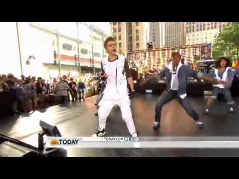 Justin Bieber Perfoming 