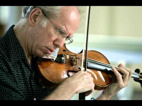 Gidon Kremer plays Mendelssohn Concerto for Violin & Strings in D minor - 1st mov.