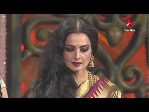 Rekha Hindi Cinem's Original Diva IIFA AWARDS 2012 Priyanka Chopra Performs Live.