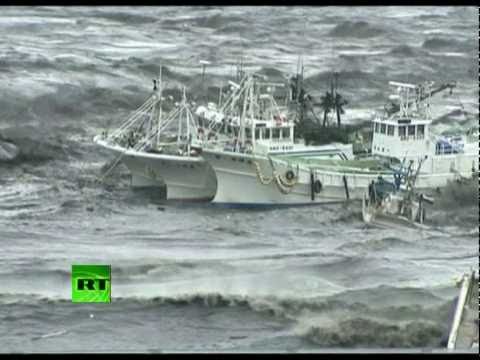 Video of mad tsunami waves battering ships, homes, cars after Japan earthquake