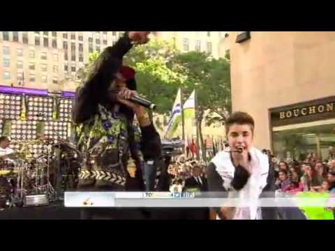 Justin Bieber & Big Sean Perfoming 