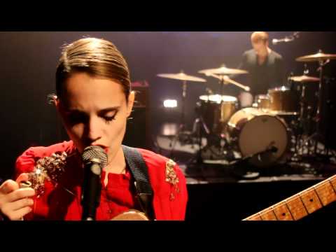 Anna Calvi - Wolf Like Me (Live - Somewhere Along The Line, Part Two)