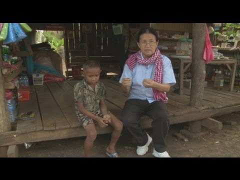 Cambodian woman devotes life to healing war scars