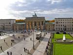 The Gate and surroundings in 2005 When the Revolutions of 1989 occurred and the Berlin Wall collapsed, the Gate symbolized freedom and the desire to unify the city of Berlin.