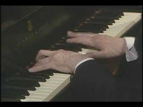 Horowitz plays Liszt Consolation No. 3