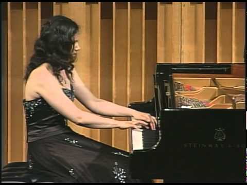 Martina Filjak performs Ravel: 