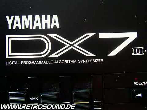 YAMAHA DX7 II 