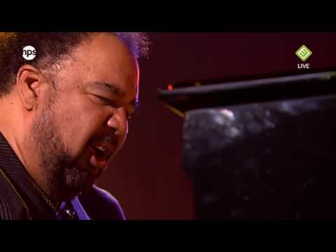 North Sea Jazz 2009 Live - George Duke & Chaka Khan - Take the A train (HD)