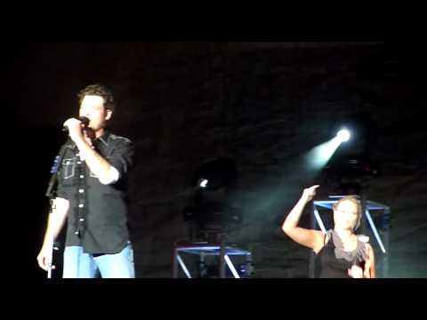 2010: Blake Shelton Performing Hillbilly Bone Live with Miranda Lambert @ Colorado State Fair