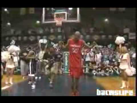 NCAA Dunk Contest 06, James White