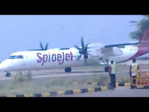 Spicejet landing at Tuticorin Airport.mp4