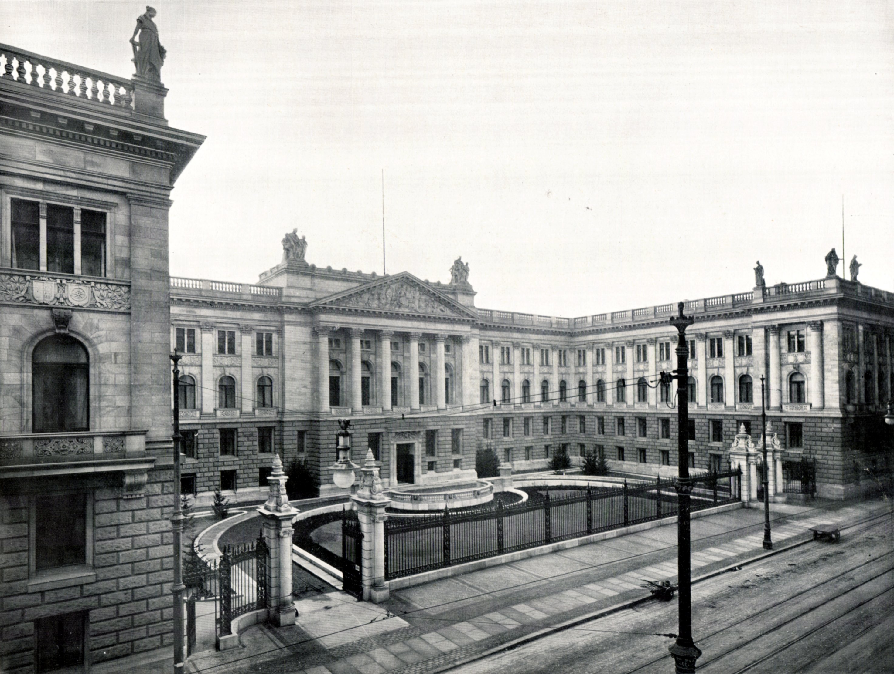 Berlin Herrenhaus 1900.jpg