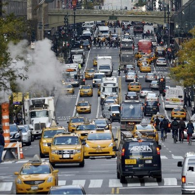 Photo: HABITANTES DE NY EVACUAN SU HOGAR ANTE NUEVA TORMENTA 

Los habitantes de Nueva York comenzaron a evacuar en diferentes zonas ante la llegada de una nueva tormenta, que tiene pronosticado traer fuertes vientos y bajas temperaturas.
http://eluni.mx/Ux5aOf