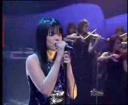 Bjork Hyperballad Live (Jools Holland 01.11.96)