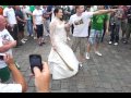 Poznan newlyweds play hurling with Irish fans