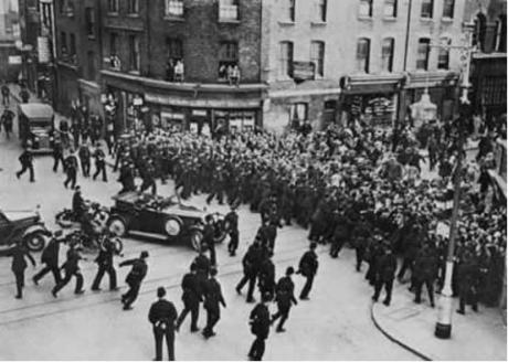 Opposing fascism - Cable St, East London 1936