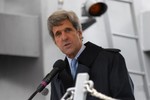 US Navy 071103-N-9909C-003 Sen. John Kerry welcomes the Sailors of USS Sampson (DDG 102)