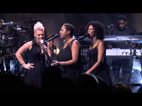 P!nk - Try (The Truth About Love - Live From Los Angeles)