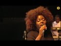 Angie Stone - Holding Back The Years (2 Meter Sessies, 12/05/2000)