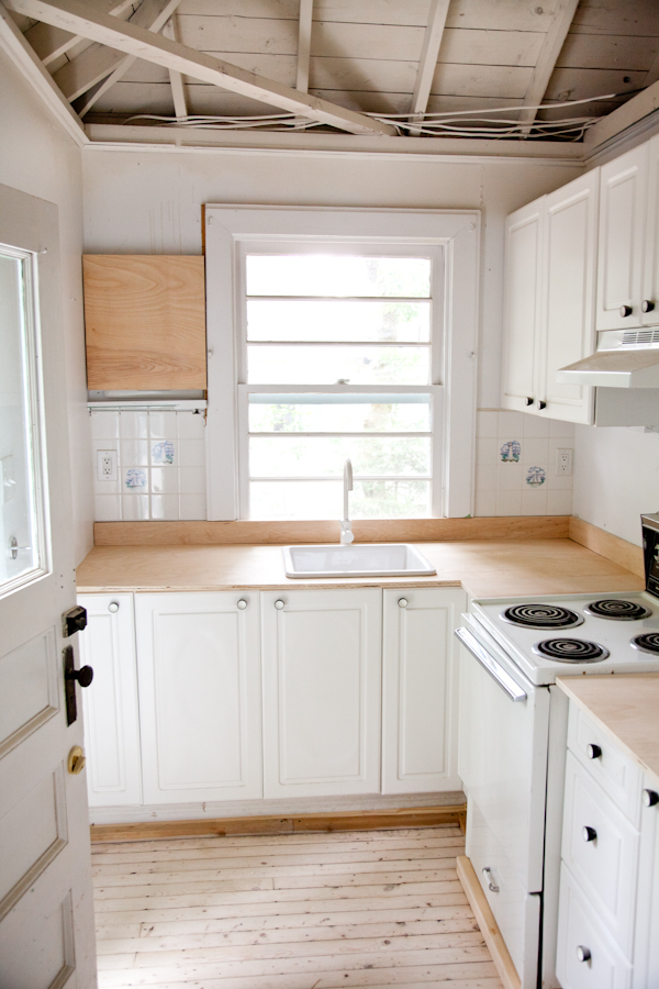 cottage_white_painted_floors-3