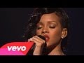 Rihanna - Stay (Live on SNL) ft. Mikky Ekko