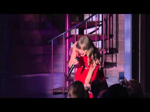 Taylor Swift - Love Story (Live from New York City)