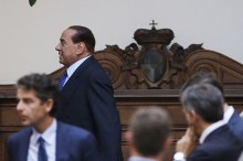 
Silvio Berlusconi erklärte bei einem Treffen mit den Abgeordneten seiner Partei, man sei bereit für Neuwahlen
