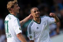 
Sidney Sam (r.) jubelt hier mit Stefan Kießling. Der Bayer-Spieler traf doppelt in Lippstadt
