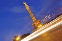 
Bei gutem Wetter zeigt sich die Hauptstadt besonders auch in den Abendstunden von ihrer schönsten Seite. Hier die Siegessäule 


