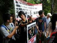 Hong Kong: 1,000 demonstrators defend NSA whistleblower Edward Snowden