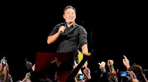 Bruce Springsteen announces 2014 return