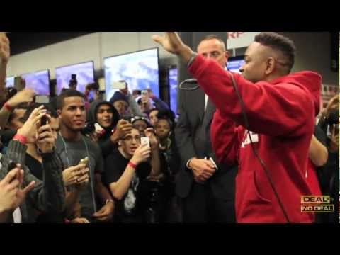 Kendrick Lamar & Jay Rock Perform Money Trees For The First Time in Best Buy, Union Sq.