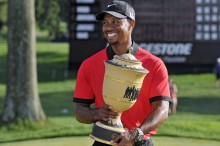 
Tiger Woods hat gut lachen: Zum achten Mal hat der Weltranglistenerste die World Golf Championships in Akron im US-Bundesstaat Ohio gewonnen
