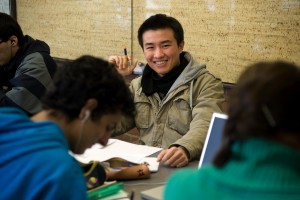 
Maschinenbau und Elektrotechnik liegen in der Beliebtheitsskala der chinesischen Studenten (im Bild: Weizhao Zhu) an der RWTH nach dem Master-Studiengang „Metallurgical Engineering“ ganz oben
