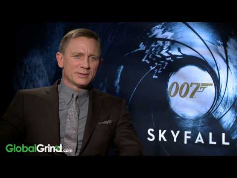 Daniel Craig Says Rihanna Would Be An Ideal Bond Girl