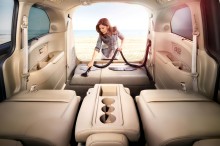 
So bleibt die Familienkutsche sauber: Der US-Van Honda Odyssey hat einen fest eingebauten Staubsauger an Bord. 
