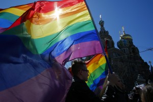 
Das Gesetz gegen "Propaganda nicht-traditioneller sexueller Beziehungen" in Russland verbietet Russen und Russland-Besuchern aus aller Welt, über Homosexualität aufzuklären, sie öffentlich zu zeigen oder zu unterstützen
