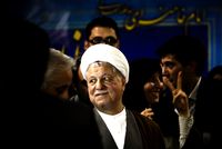 Former president enters Iranian elections