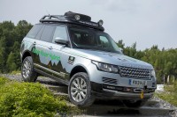 
Für deutsche Innenstädte nicht zu empfehlen – Treppen sind für den Hybrid-Range-Rover kein größeres Problem.
