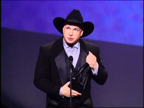 Garth Brooks Wins Favorite Artist of the Decade - AMA 2000